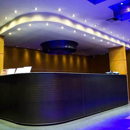 Olympic Hotel (Adults Only) Пирея Екстериор снимка