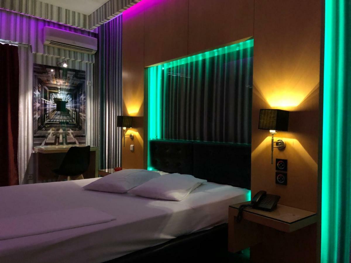 Olympic Hotel (Adults Only) Пирея Екстериор снимка