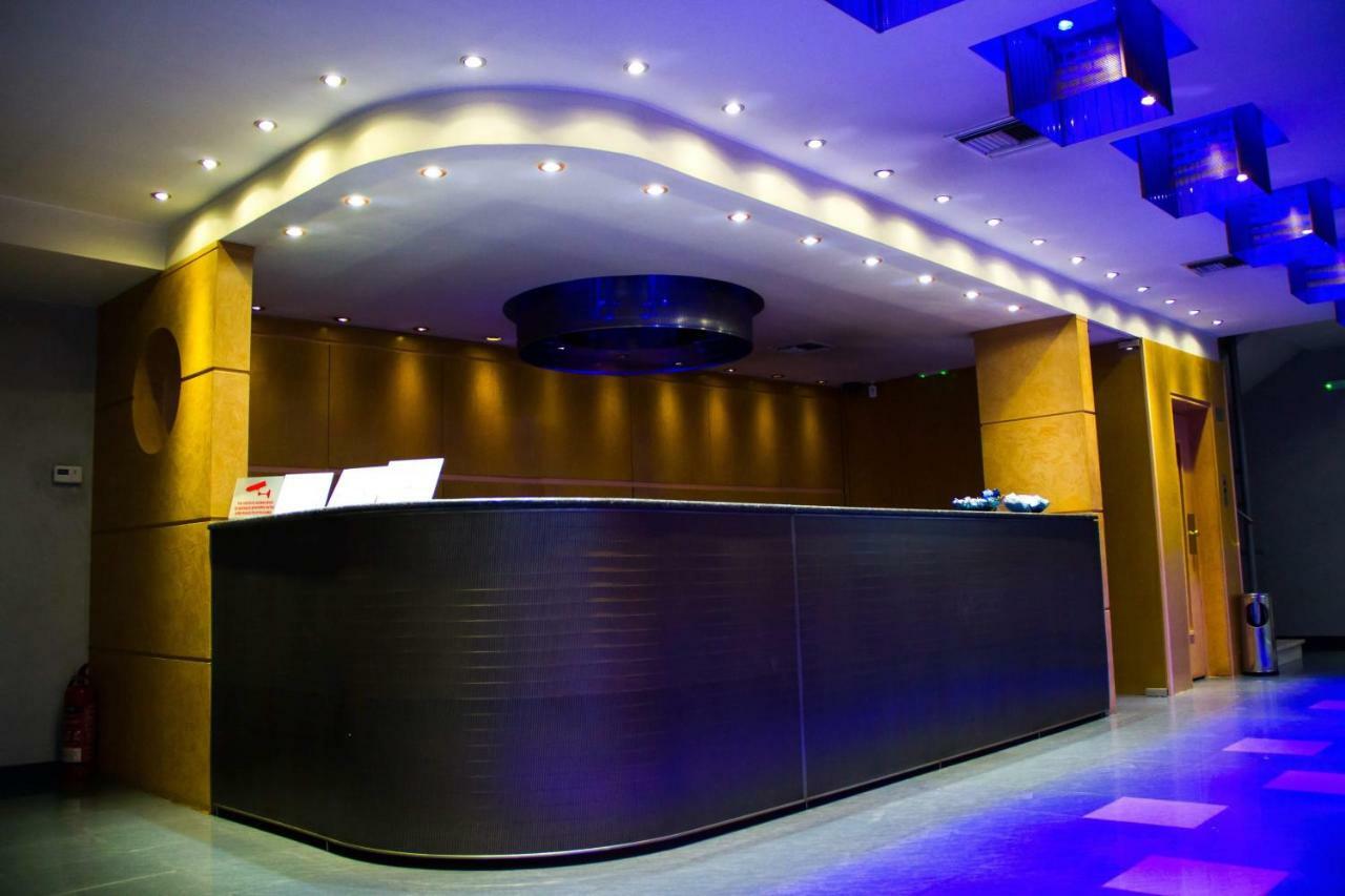 Olympic Hotel (Adults Only) Пирея Екстериор снимка